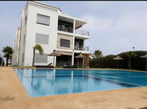 Appartement front de mer avec piscine à Dar Bouazza